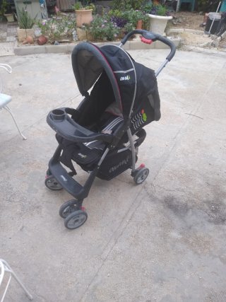 Cochecito de bebe y cuna