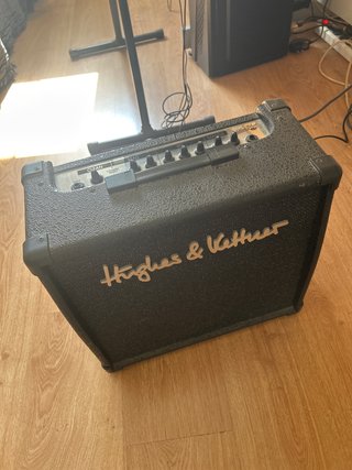 Amplificador Hughes & Kettner 15-R