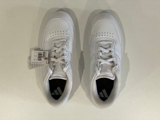 ZAPATILLAS URBAN ADIDAS COURTBLOCK BLANCO PURO