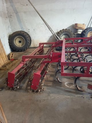 Vertedera cultivador o preparador y descortezador