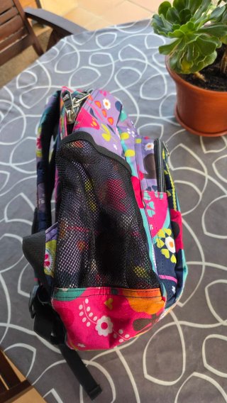 Mochila escolar Totto con estampado floral