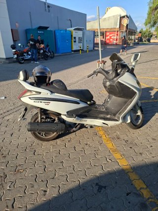 Maxi Scooter Blanca