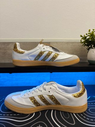 Adidas Samba blancas con detalles dorados Talla 40