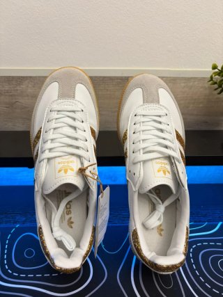 Adidas Samba blancas con detalles dorados Talla 40