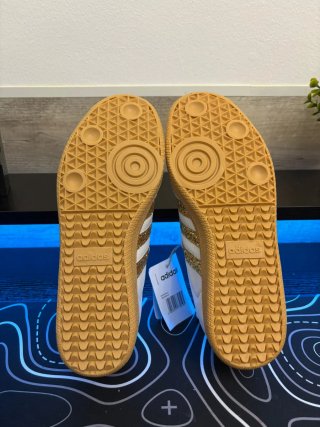 Adidas Samba blancas con detalles dorados Talla 40