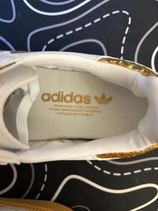 Adidas Samba blancas con detalles dorados Talla 40