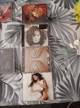 3 lotes de 3 o 4 CDs cada uno Janet Jackson,Bonnie