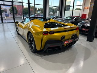 Ferrari SF90 SPIDER 2021