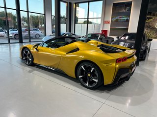 Ferrari SF90 SPIDER 2021