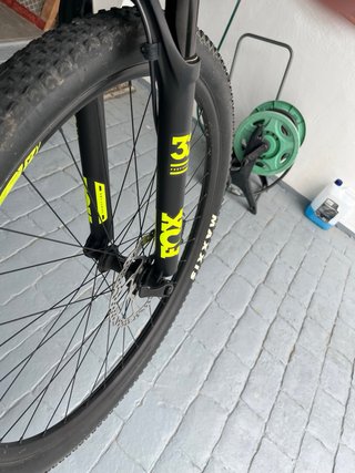 Bicicleta MTB Scott Scale Negra y Amarilla
