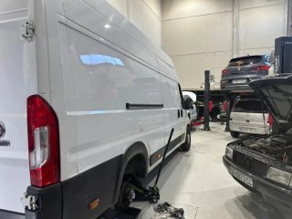 Alquiler taller, tienda recambio y compraventa v.o