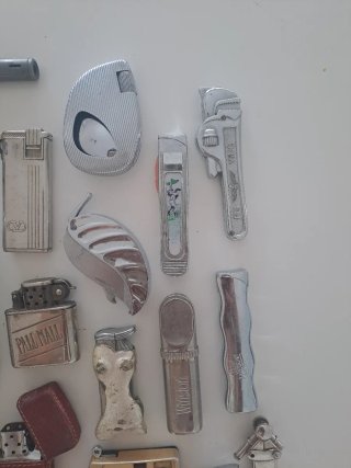 Colección de mecheros originales de metal