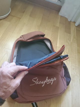 Mochila Skybags marrón multicompartimentos