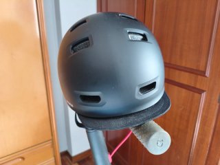 Patinete Eléctrico Xiaomi, casco talla M, cargador