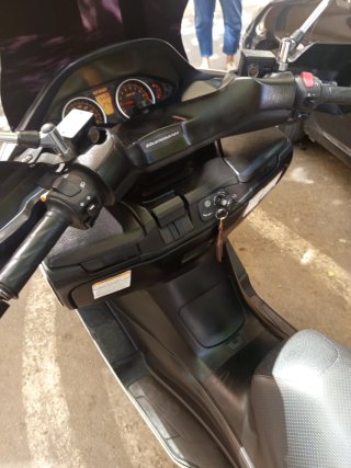 Suzuki Burgman 400 Maxi Scooter Blanca