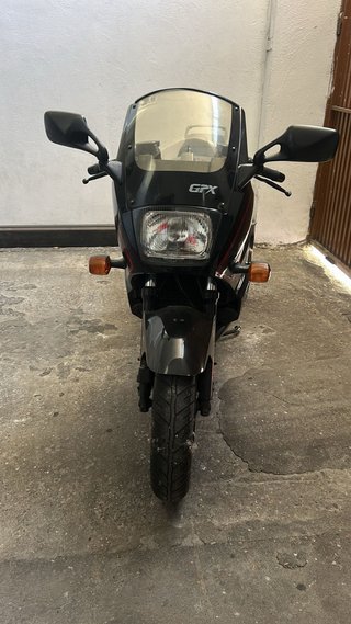 Kawasaki GPX 750 R Clásica - 32.671 km