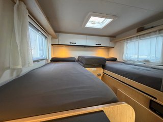 AUTOCARAVANA 16.000km CAMA GEMELA