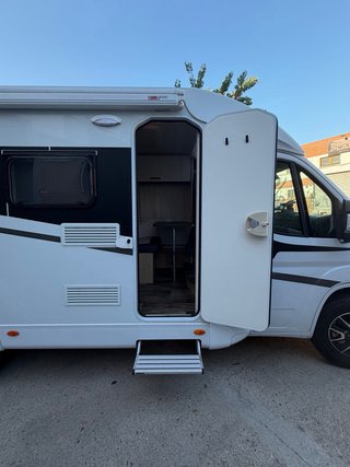 AUTOCARAVANA 16.000km CAMA GEMELA