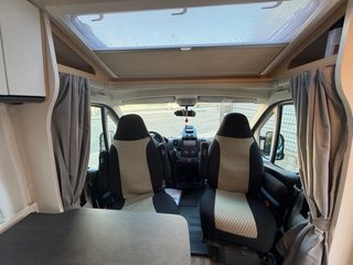AUTOCARAVANA 16.000km CAMA GEMELA