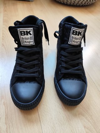Zapatillas altas BK talla 42 con caja original