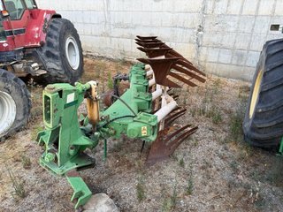Arado vertedera de 5 palas