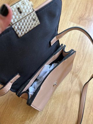 Bolso rosa palo con cierre metálico