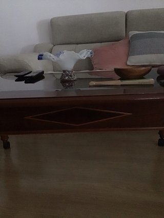 Mesa Salom de madera con ruedas