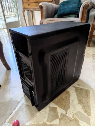 Caja Torre Nox con Lector LG