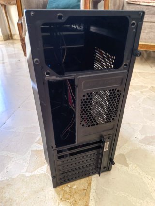 Caja Torre Nox con Lector LG