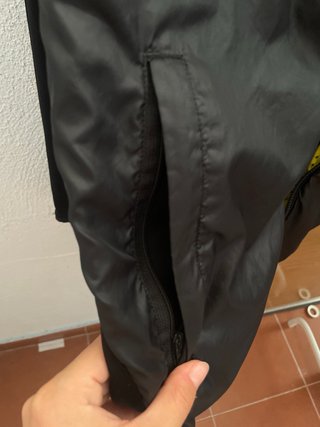 Chaqueta Adidas Negra y Amarilla
