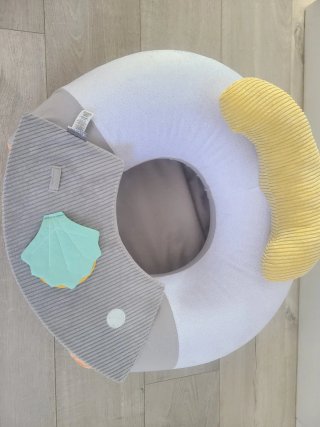 Asiento inflable para bebé con bandeja