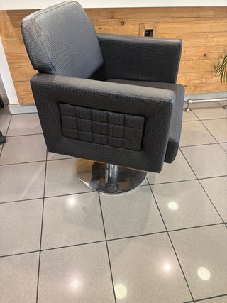 Sillón de peluquería negro