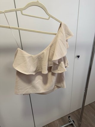 Top Mango asimétrico volantes beige Talla S