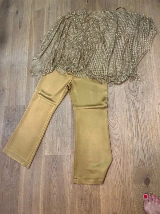 Conjunto fiesta Sophie & Lucie dorado Talla M