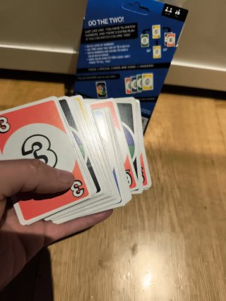 Juego de Cartas DOS - Nuevo de los creadores de UN