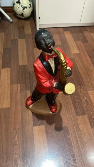 Figura cerámica músico saxofonista
