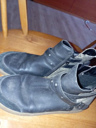 Botines negros con cremallera