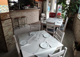 Mesas, Sillas y Barricas para Hogar/Bar