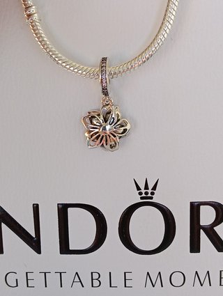 Charm Flor Rosa