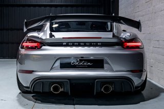 Porsche Cayman GT4 RS