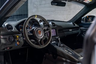 Porsche Cayman GT4 RS