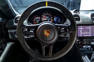 Porsche Cayman GT4 RS