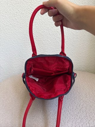 Bolso azul y rojo con estampado de lunares women’