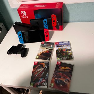 Nintendo Switch + 4 Juegos