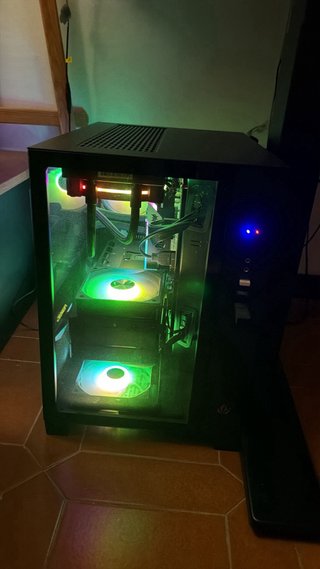 Sobremesa Gaming AMD Ryzen 7 RTX 5080 gigabite