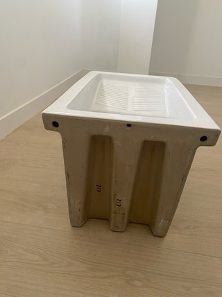Pila de lavado blanca sin usar