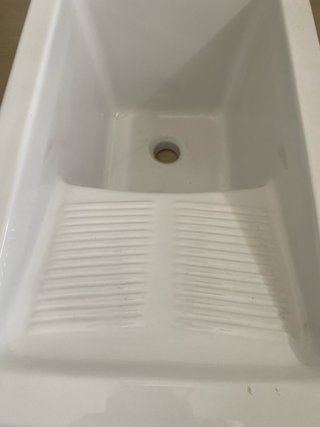 Pila de lavado blanca sin usar
