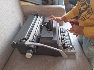 Máquina de escribir Olivetti Linea 98 vintage