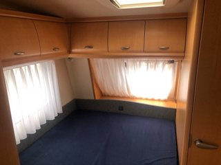 Caravana Hobby 500 KMFe De Luxe (1400Kg)