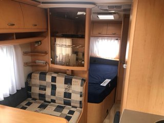 Caravana Hobby 500 KMFe De Luxe (1400Kg)